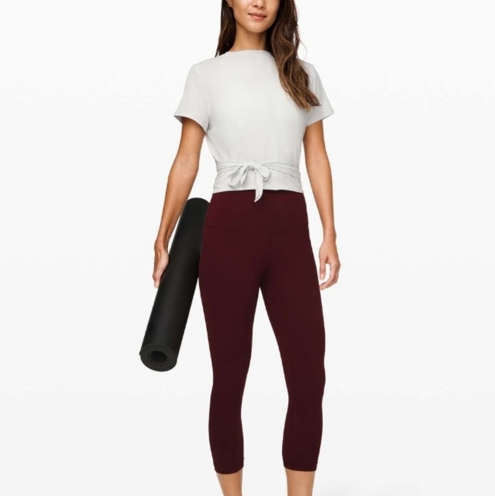NWT Lululemon Align HR Crop 21" Garnet Size 4 ❤️